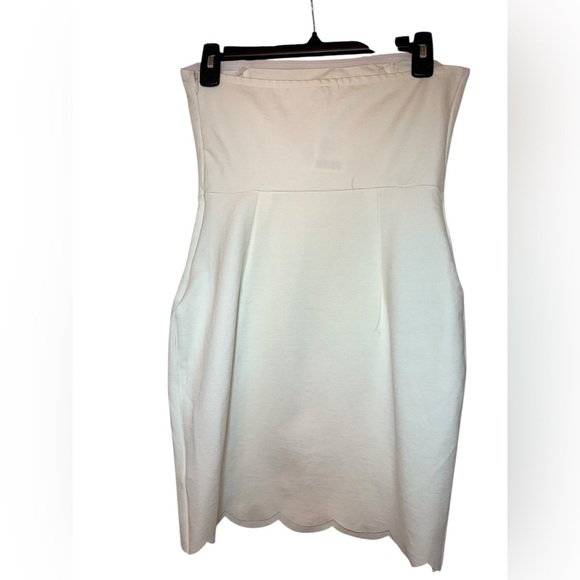 Kimchi Blue Scalloped Edge Ponte Strapless Dress - Picture 6 of 11